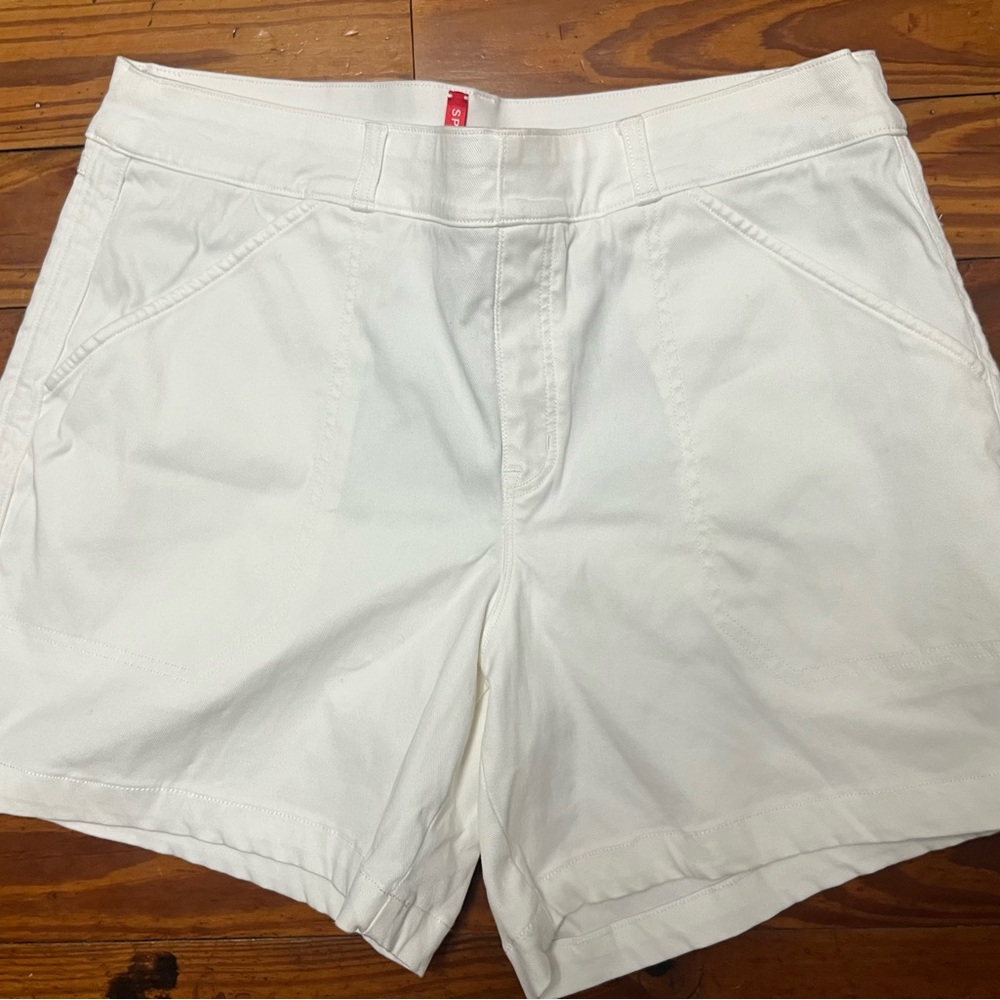Spanx stretch Twill Shorts 6” XL Bright White